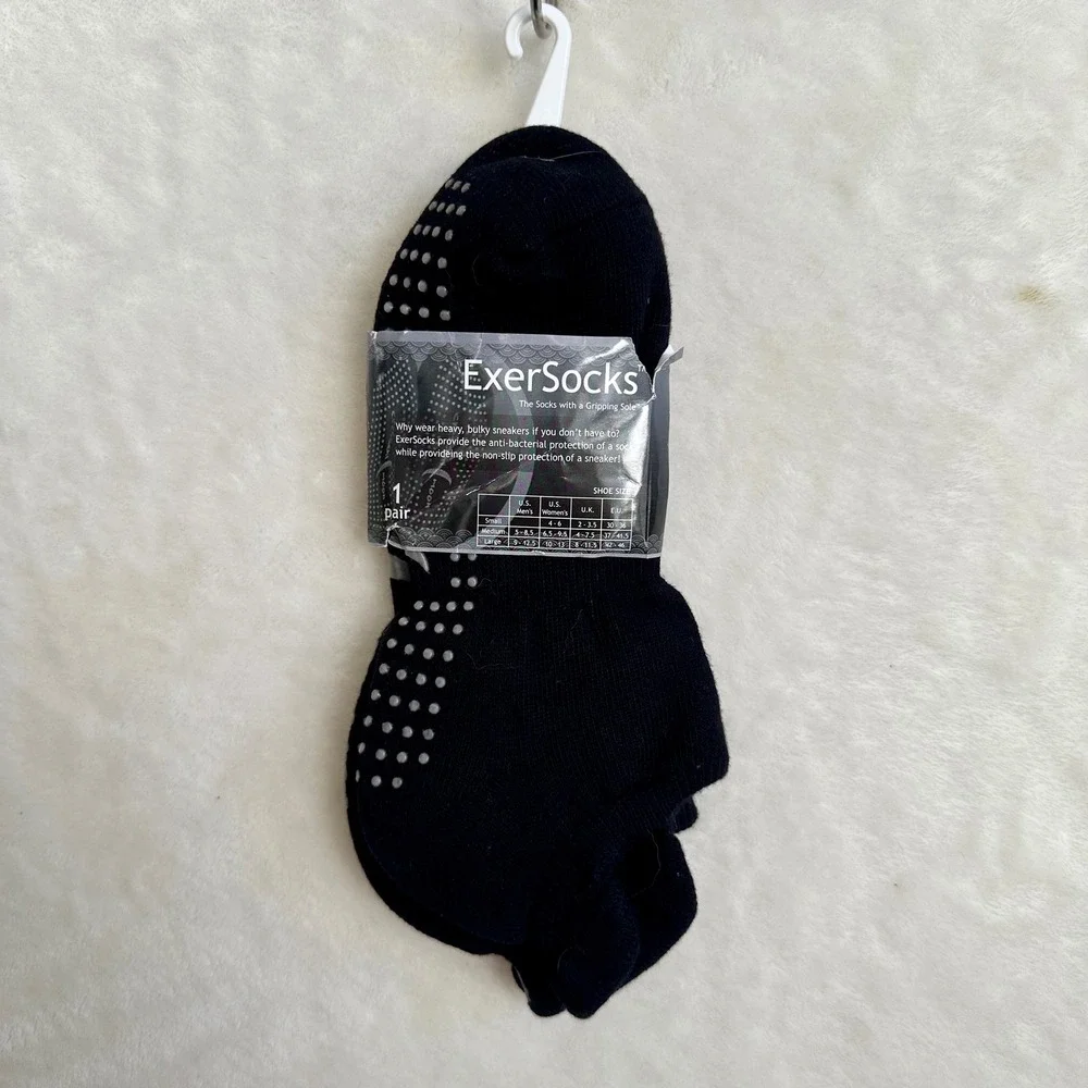 Crescent Moon ExerSocks Non Slip Grip Socks‎ New Medium Black Pilates Yoga Barre